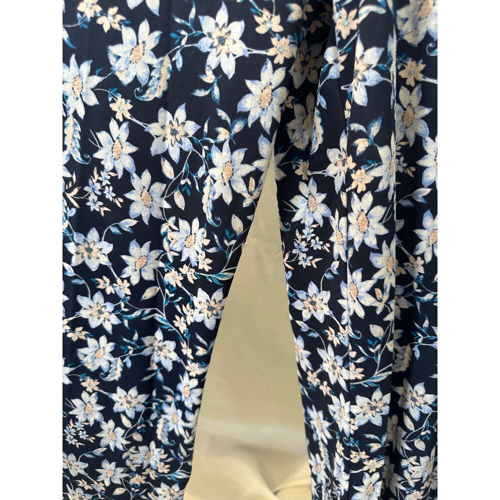 Kaileigh Jumpsuit Blue Floral Pockets Size M Delaney NWT Cottagecore V-neck - Picture 8 of 8